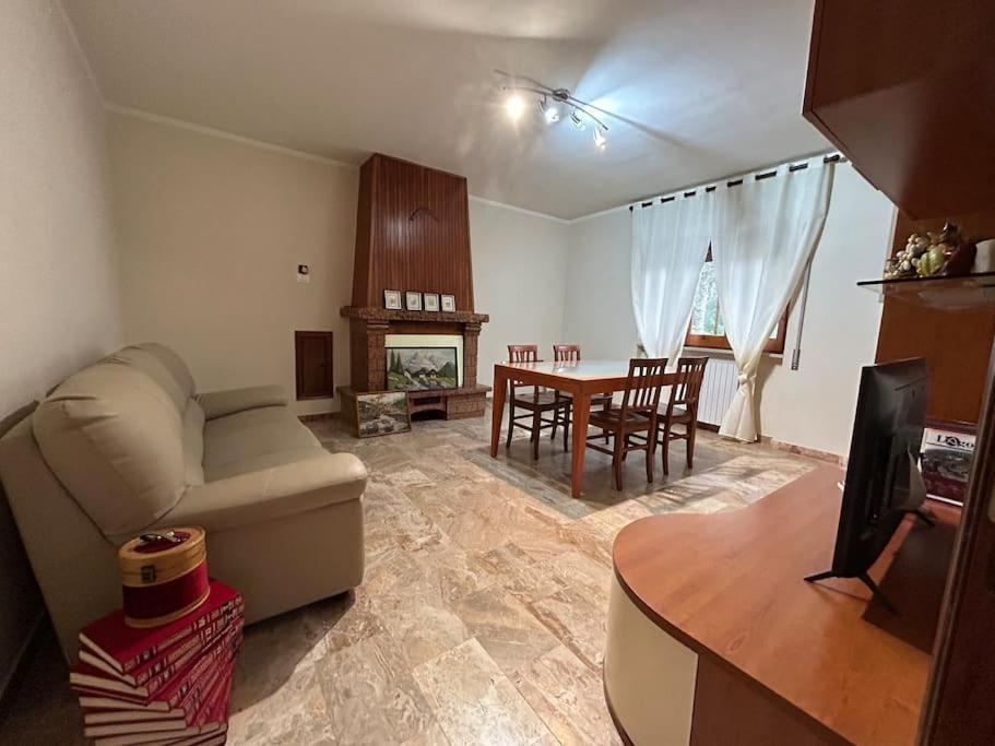 Casa Vacanze Nonno Gio ซุลโมนา ภายนอก รูปภาพ